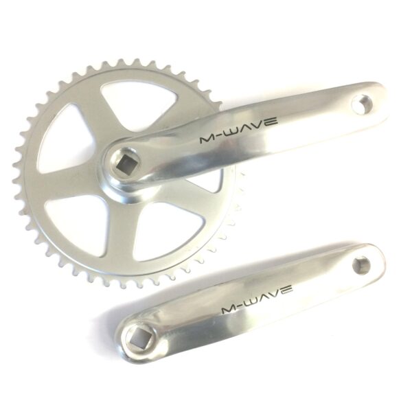 Single Speed Bike Alloy Crankset 332 46T M Wave Silver Upgrade your bike with the M-Wave Single Speed Alloy Crankset. This 1-speed chainwheelset features a durable 170mm alloy crank and a steel chainring of 46 teeth. Perfect for square link bottom brackets, this silver crankset is a high-quality OEM product.